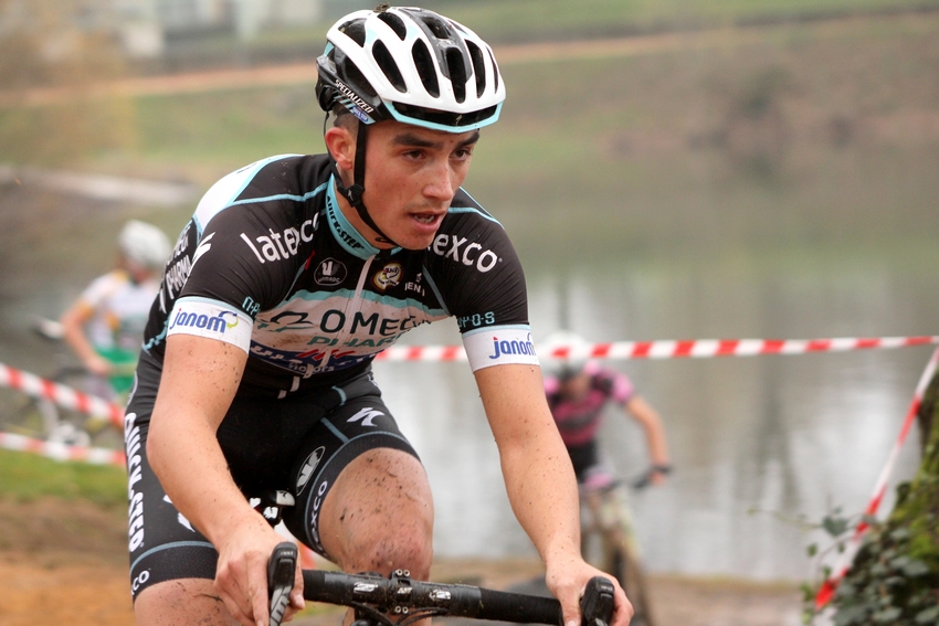 Julian Alaphilippe lors de sa victoire au cyclo-cross de Cournon en 2014